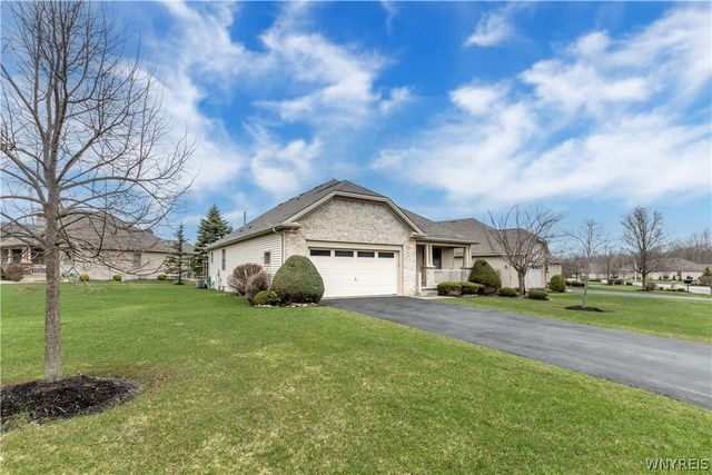 2 Lakeside Circle, Elma, NY 14059