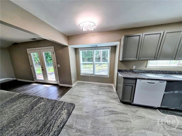 648 Honey Ridge Lane, Hinesville, GA 31313