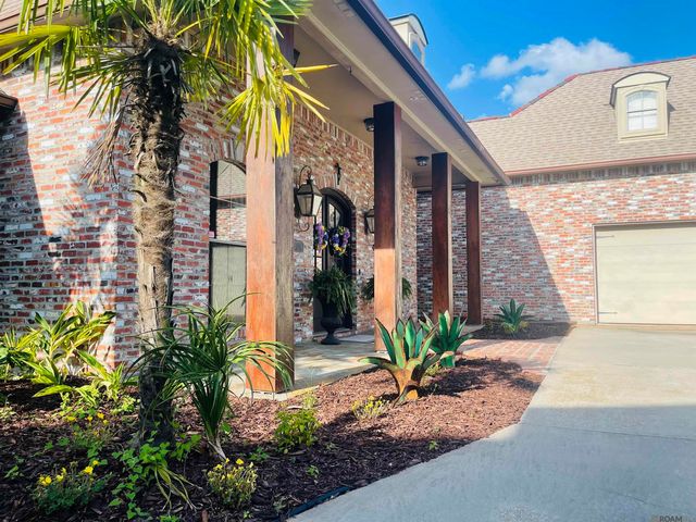 41216 Lakefront Ave, Gonzales, LA 70737