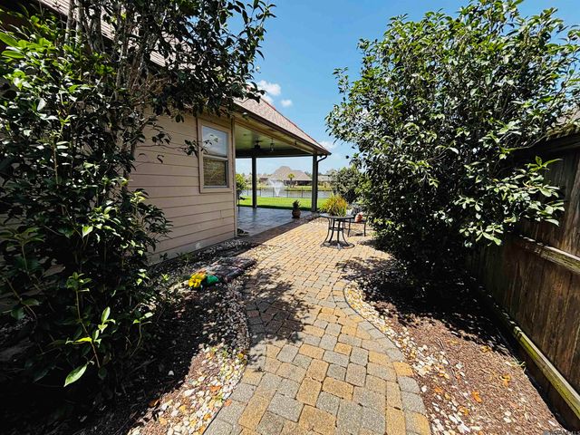41216 Lakefront Ave, Gonzales, LA 70737