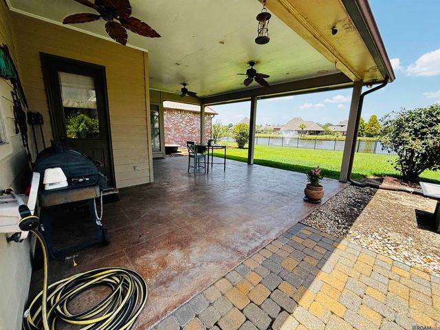 41216 Lakefront Ave, Gonzales, LA 70737