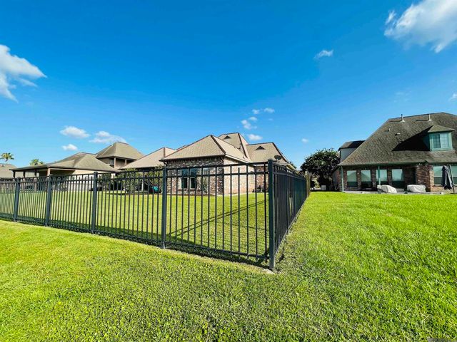 41216 Lakefront Ave, Gonzales, LA 70737