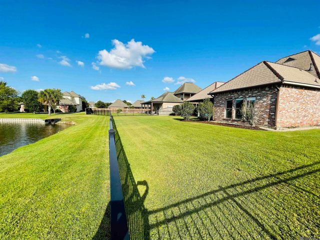41216 Lakefront Ave, Gonzales, LA 70737