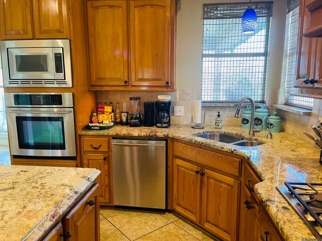 41216 Lakefront Ave, Gonzales, LA 70737