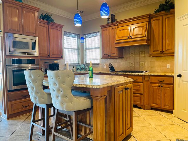 41216 Lakefront Ave, Gonzales, LA 70737