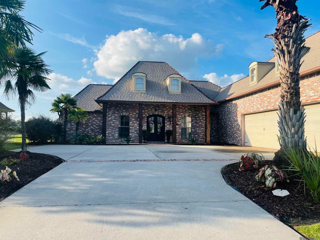 41216 Lakefront Ave, Gonzales, LA 70737