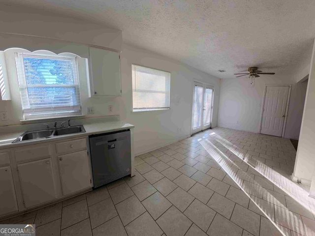 11187 Shannon Circle, Hampton, GA 30228