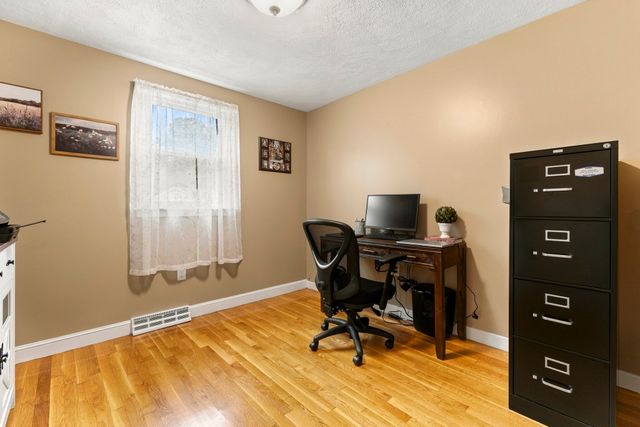 115 Quincy Rd, Tewksbury, MA 01876