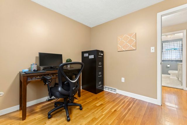 115 Quincy Rd, Tewksbury, MA 01876