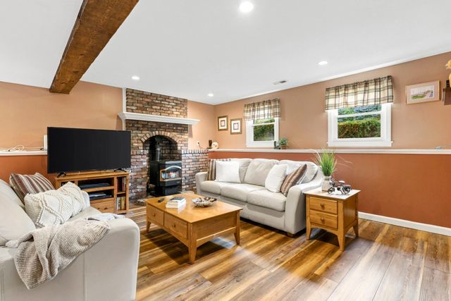 115 Quincy Rd, Tewksbury, MA 01876