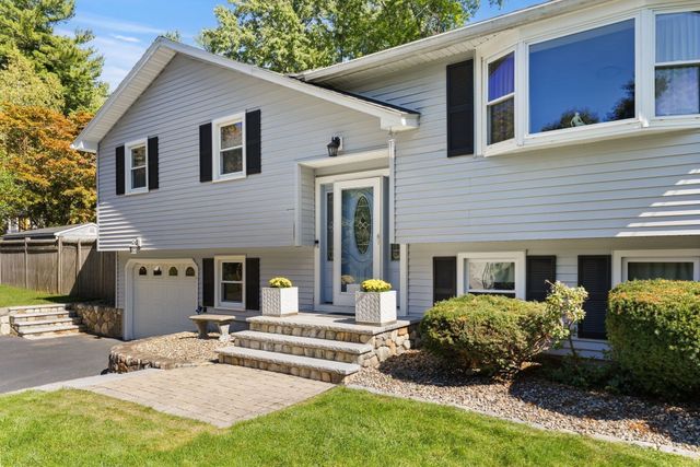 115 Quincy Rd, Tewksbury, MA 01876