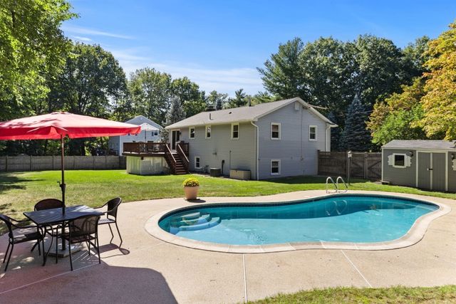 115 Quincy Rd, Tewksbury, MA 01876