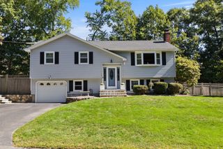 115 Quincy Rd, Tewksbury, MA 01876