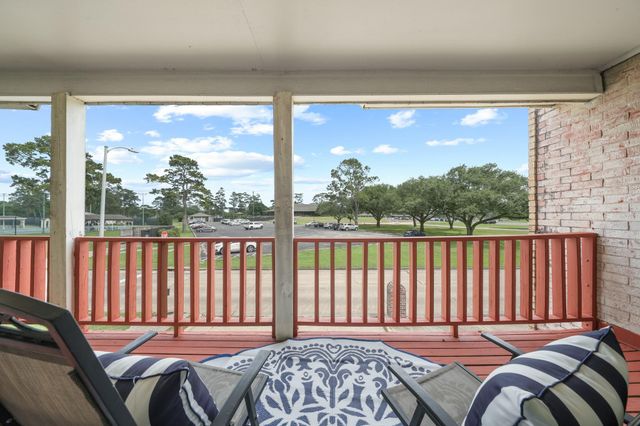 2504 Country Club Drive, Pearland, TX 77581