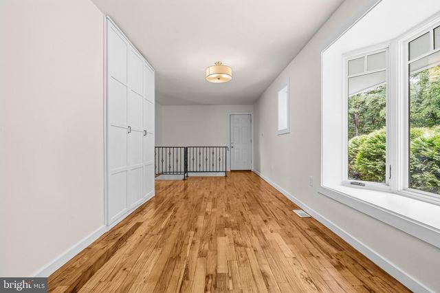 39030 MOUNT GILEAD RD, Leesburg, VA 20175
