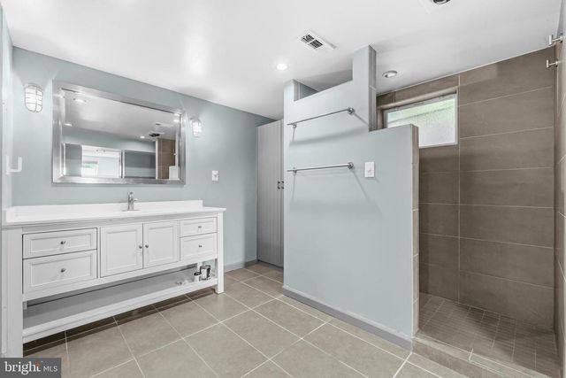 39030 MOUNT GILEAD RD, Leesburg, VA 20175