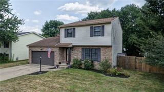 247 Kent Circle NE, New Philadelphia, OH 44663