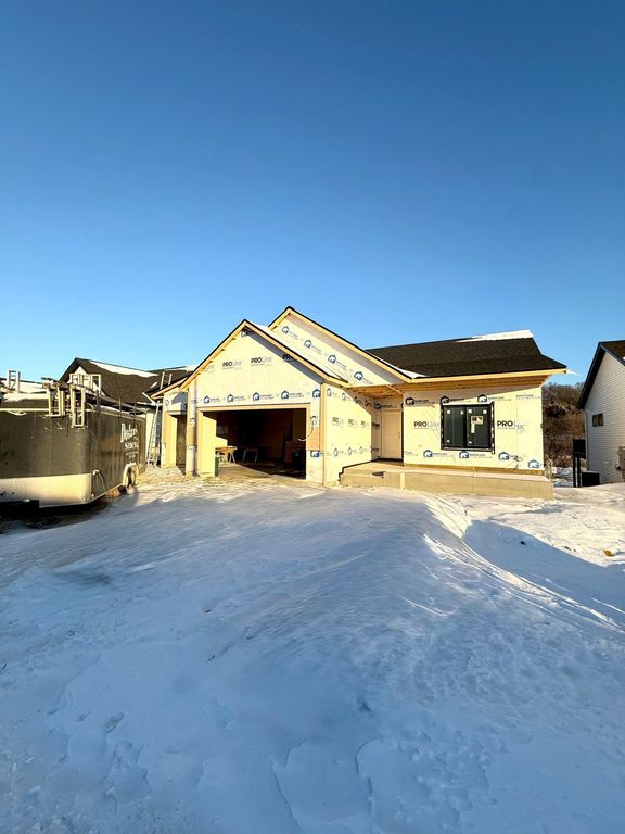 1693 Hadley Creek Drive NE, Rochester, MN 55906