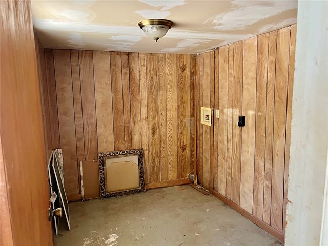 906 Young Street, Nocona, TX 76255