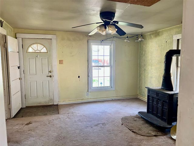 906 Young Street, Nocona, TX 76255