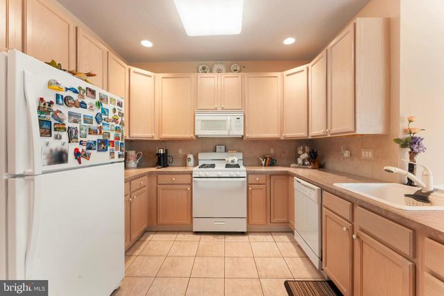 342 N FOUNDERS CT, Warrington, PA 18976