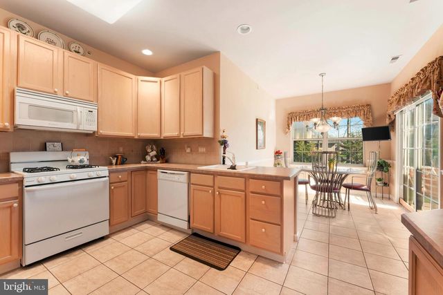 342 N FOUNDERS CT, Warrington, PA 18976