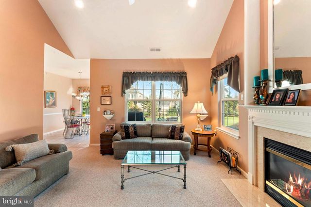 342 N FOUNDERS CT, Warrington, PA 18976