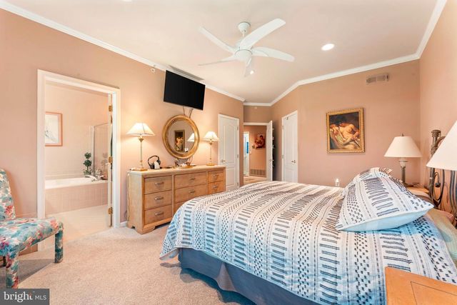 342 N FOUNDERS CT, Warrington, PA 18976
