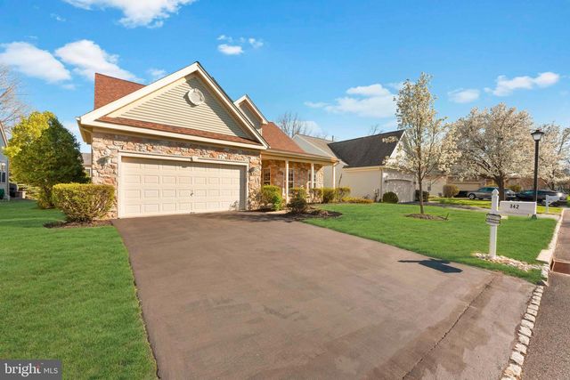 342 N FOUNDERS CT, Warrington, PA 18976