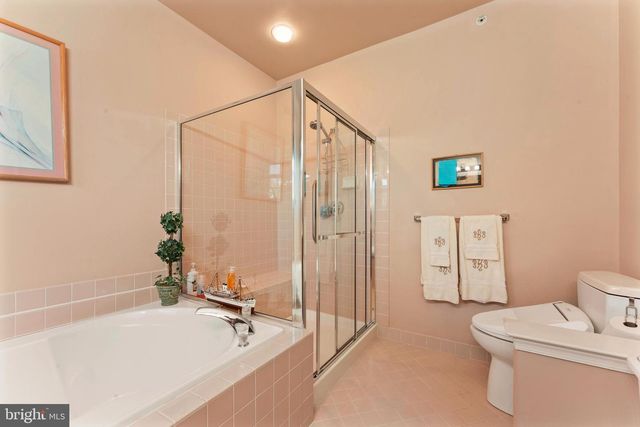 342 N FOUNDERS CT, Warrington, PA 18976