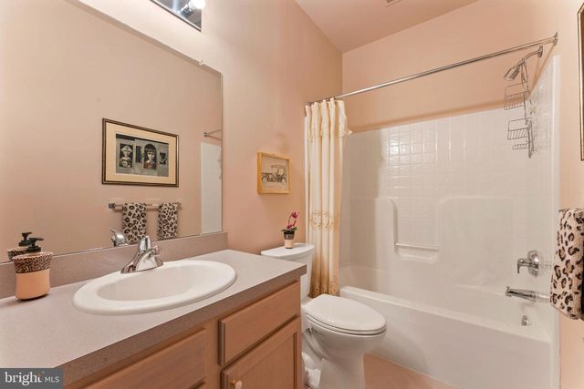 342 N FOUNDERS CT, Warrington, PA 18976