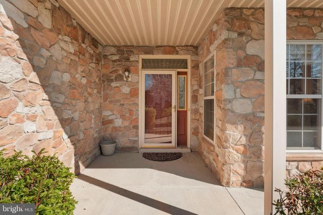 342 N FOUNDERS CT, Warrington, PA 18976