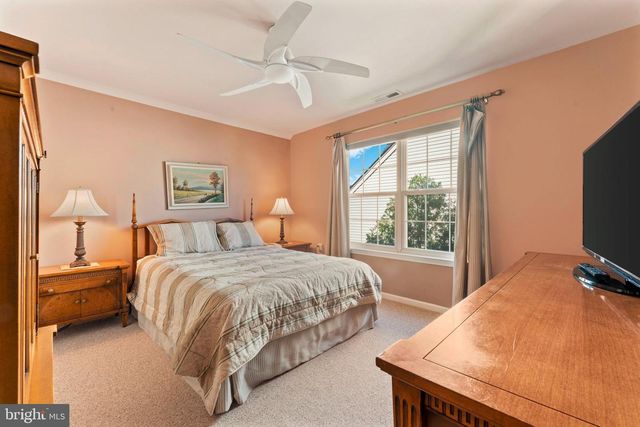 342 N FOUNDERS CT, Warrington, PA 18976