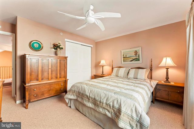 342 N FOUNDERS CT, Warrington, PA 18976