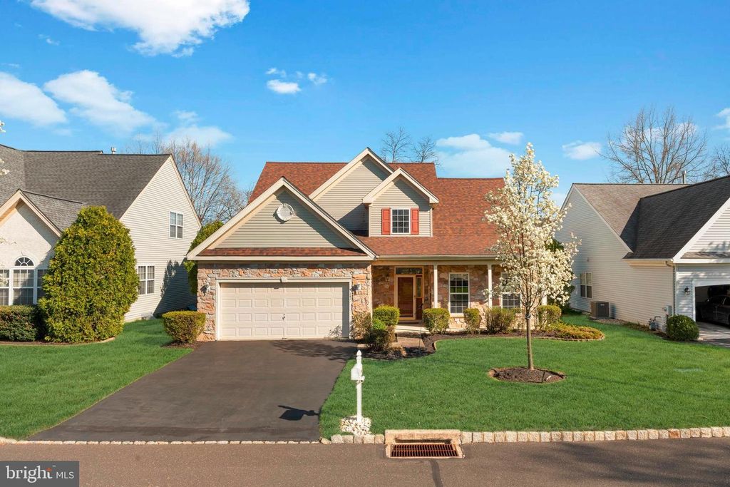342 N FOUNDERS CT, Warrington, PA 18976