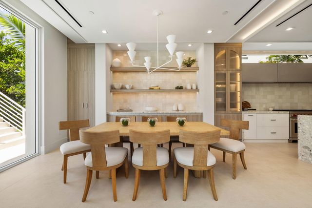 816 Palm Trail, Delray Beach, FL 33483