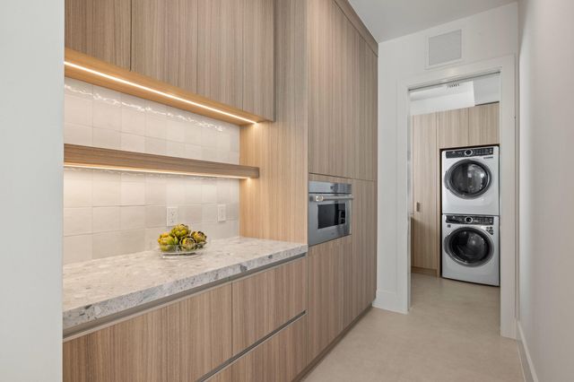 816 Palm Trail, Delray Beach, FL 33483