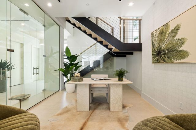 816 Palm Trail, Delray Beach, FL 33483