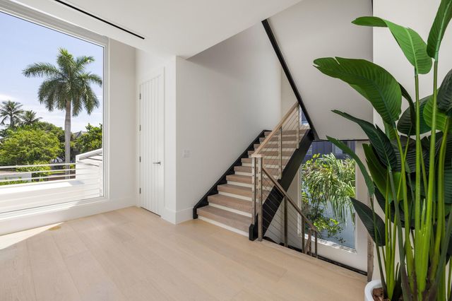 816 Palm Trail, Delray Beach, FL 33483