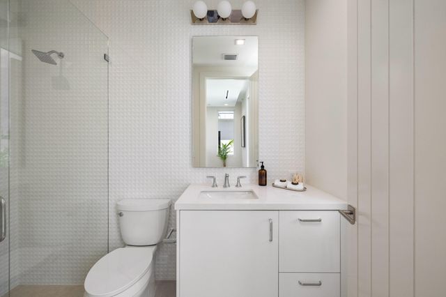 816 Palm Trail, Delray Beach, FL 33483