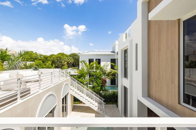 816 Palm Trail, Delray Beach, FL 33483