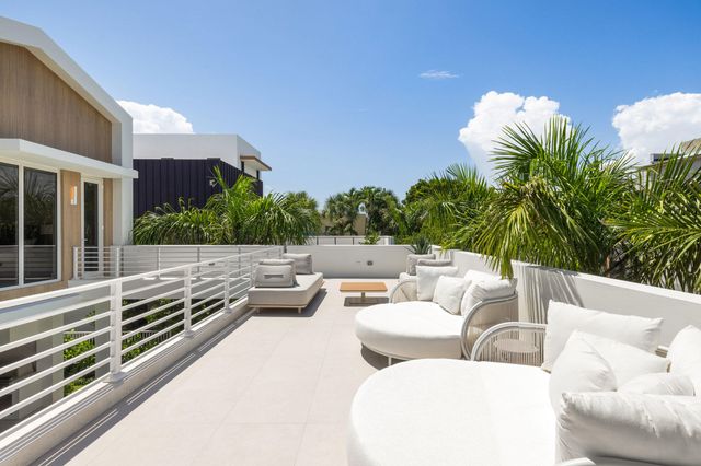 816 Palm Trail, Delray Beach, FL 33483