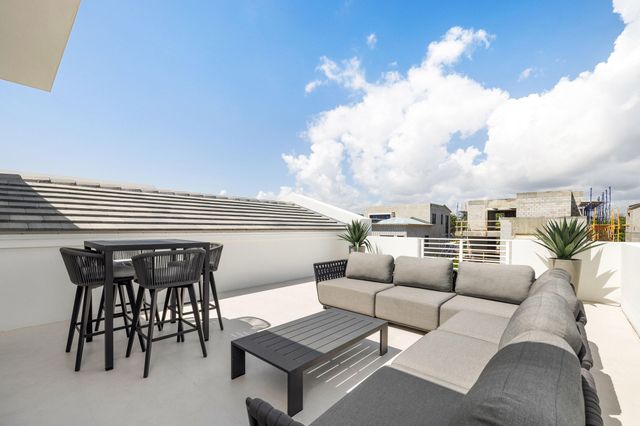 816 Palm Trail, Delray Beach, FL 33483