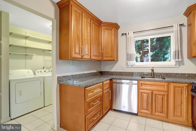 488 N OWEN ST, Alexandria, VA 22304