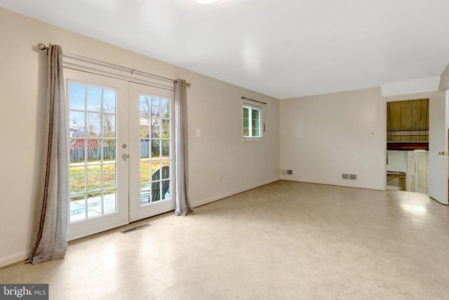 488 N OWEN ST, Alexandria, VA 22304