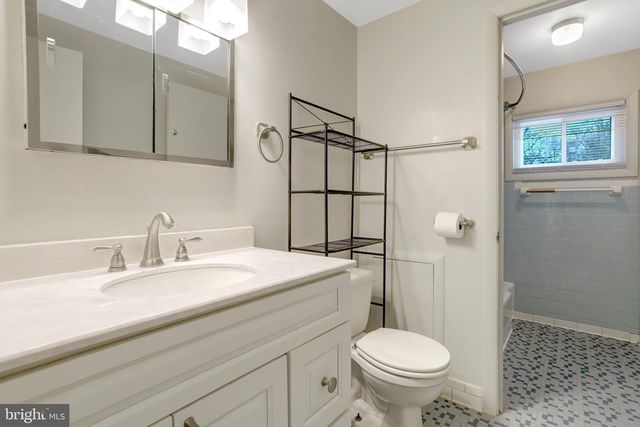 488 N OWEN ST, Alexandria, VA 22304