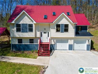 57 Lake Lane, Pocono Twp, PA 18301