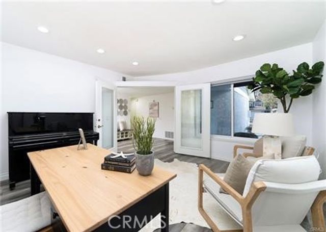 52 Weepingwood, Irvine, CA 92614