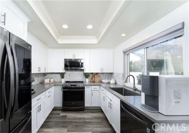 52 Weepingwood, Irvine, CA 92614