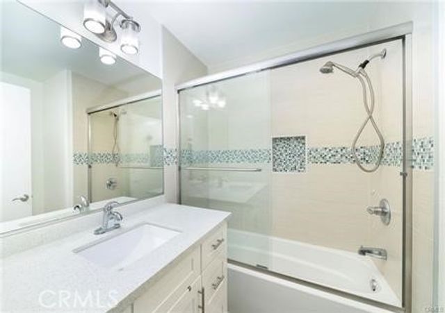 52 Weepingwood, Irvine, CA 92614